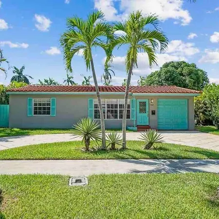Your Florida Vacation Destination- Near beach Villa